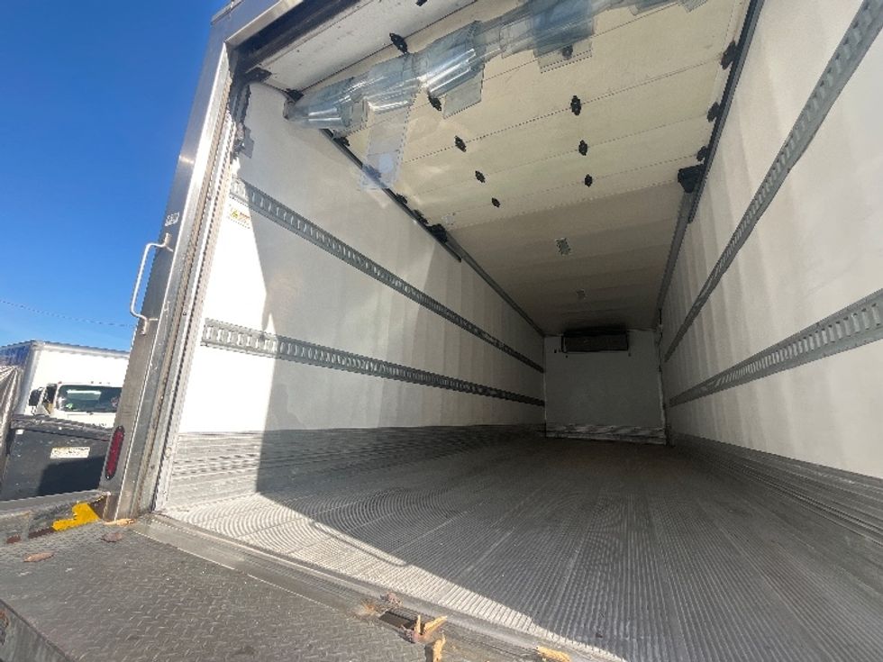 Refrigerated Truck-Light and Medium Duty Trucks-International-2019-4300-Torrance-CA-355,147\n\t\tmiles-$ 26,750 - Image 12