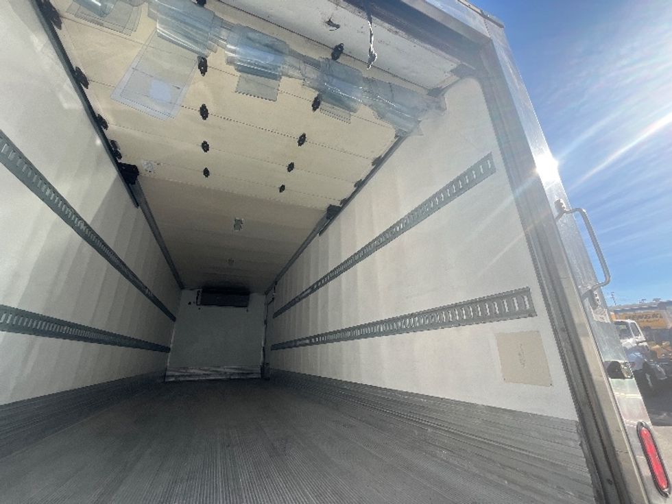 Refrigerated Truck-Light and Medium Duty Trucks-International-2019-4300-Torrance-CA-355,147\n\t\tmiles-$ 26,750 - Image 13