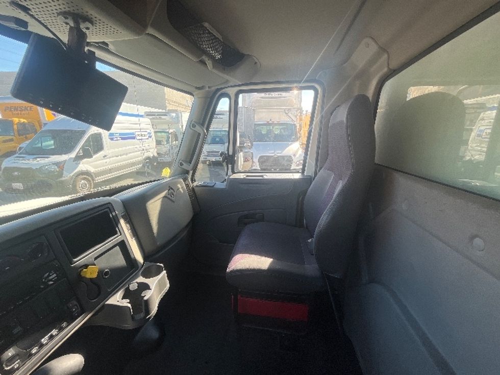 Refrigerated Truck-Light and Medium Duty Trucks-International-2019-4300-Torrance-CA-355,147\n\t\tmiles-$ 26,750 - Image 16