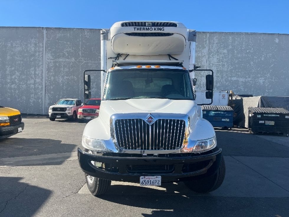 Refrigerated Truck-Light and Medium Duty Trucks-International-2019-4300-Torrance-CA-355,147\n\t\tmiles-$ 26,750 - Image 2