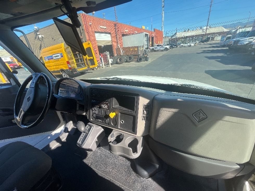 Refrigerated Truck-Light and Medium Duty Trucks-International-2019-4300-Torrance-CA-355,147\n\t\tmiles-$ 26,750 - Image 22