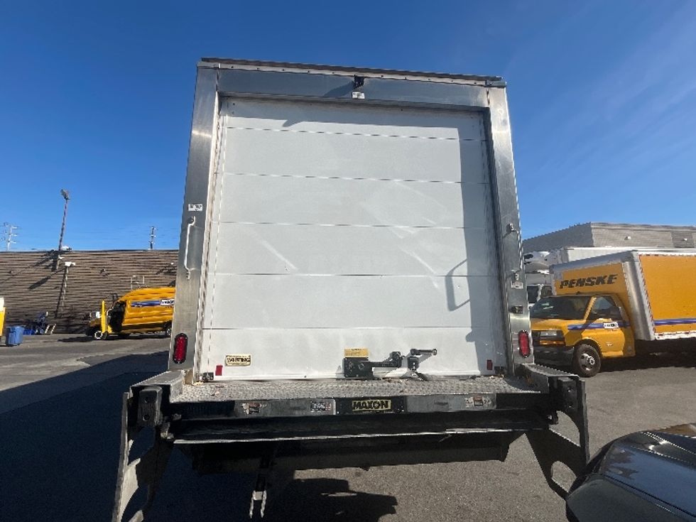Refrigerated Truck-Light and Medium Duty Trucks-International-2019-4300-Torrance-CA-355,147\n\t\tmiles-$ 26,750 - Image 7