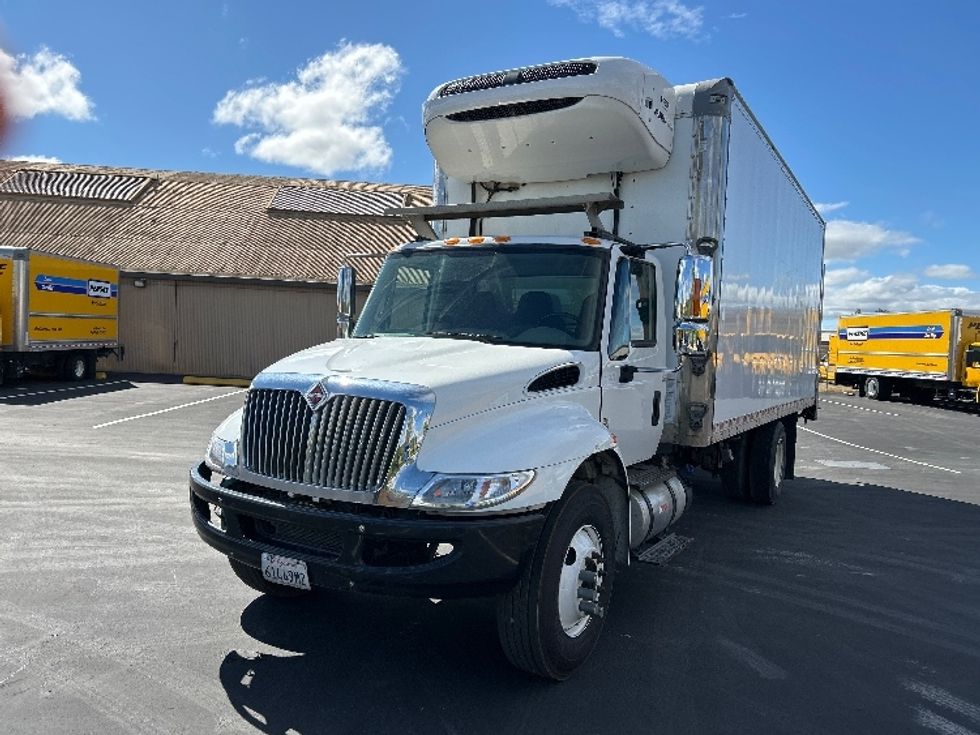 Refrigerated Truck-Light and Medium Duty Trucks-International-2019-4300-West Sacramento-CA-150,568\n\t\tmiles-$ 48,750 - Image 1