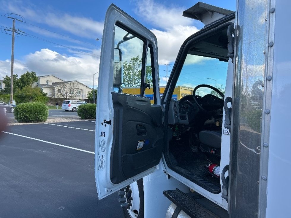 Refrigerated Truck-Light and Medium Duty Trucks-International-2019-4300-West Sacramento-CA-150,568\n\t\tmiles-$ 48,750 - Image 16