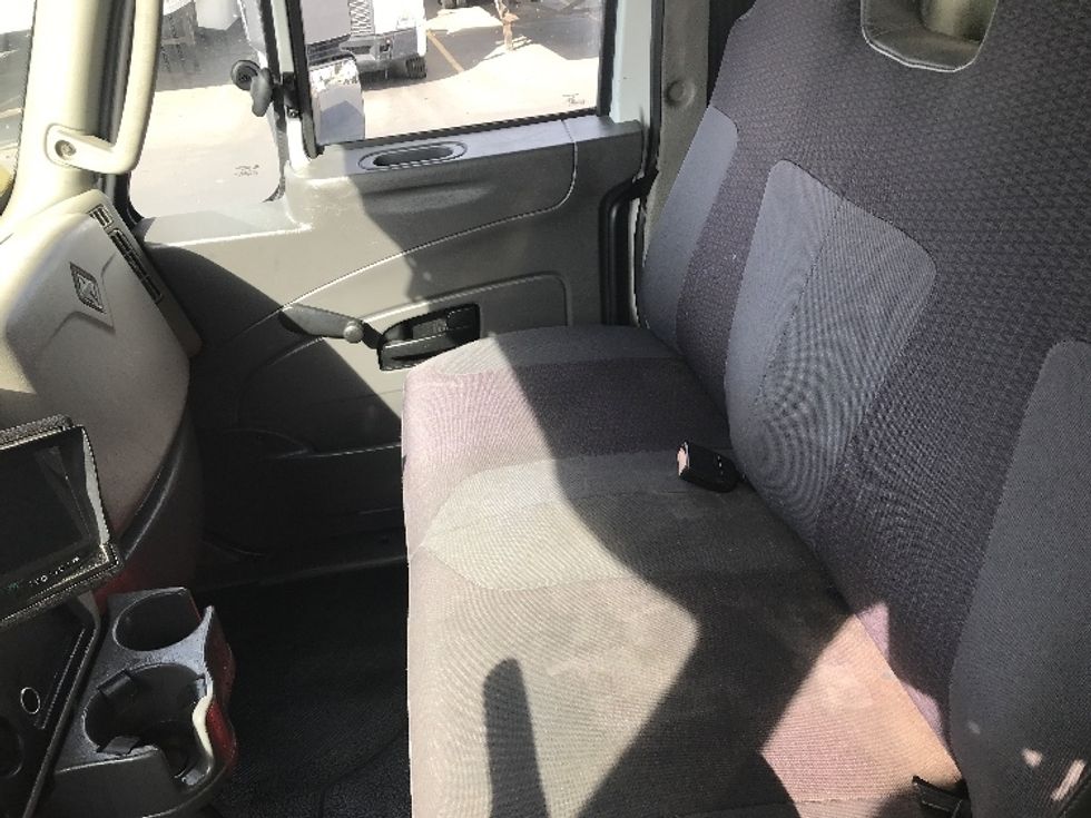 Refrigerated Truck-Light and Medium Duty Trucks-International-2019-4300-West Sacramento-CA-192,894\n\t\tmiles-$ 41,250 - Image 19