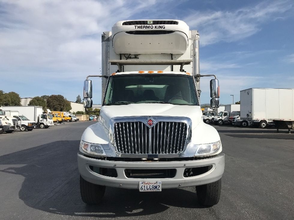 Refrigerated Truck-Light and Medium Duty Trucks-International-2019-4300-West Sacramento-CA-192,894\n\t\tmiles-$ 41,250 - Image 2