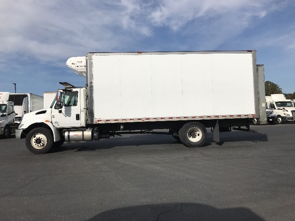 Refrigerated Truck-Light and Medium Duty Trucks-International-2019-4300-West Sacramento-CA-192,894\n\t\tmiles-$ 41,250 - Image 4
