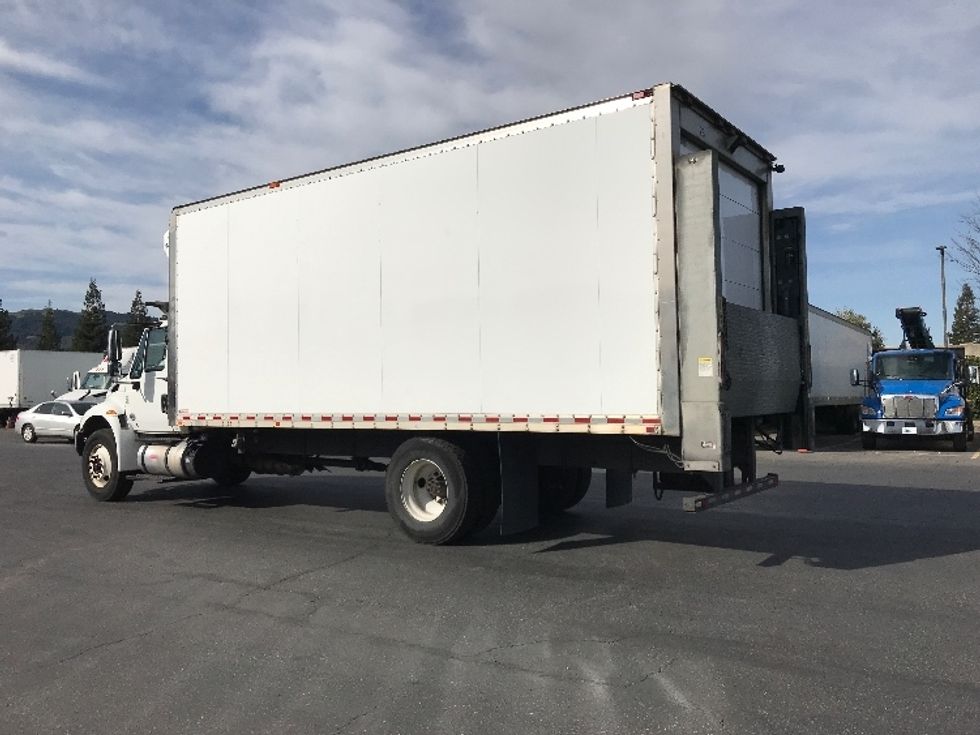 Refrigerated Truck-Light and Medium Duty Trucks-International-2019-4300-West Sacramento-CA-192,894\n\t\tmiles-$ 41,250 - Image 6