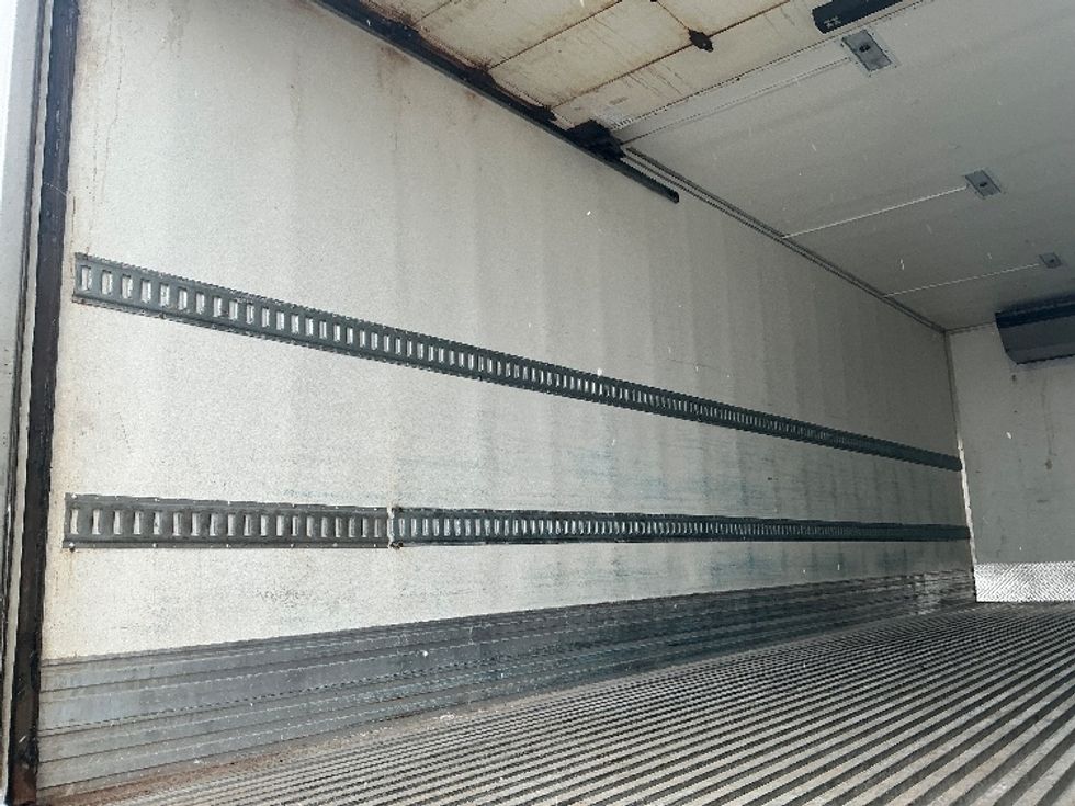 Refrigerated Truck-Light and Medium Duty Trucks-International-2019-4400-Cambridge-ON-423,537\n\t\tkm-$ 72,000 - Image 10