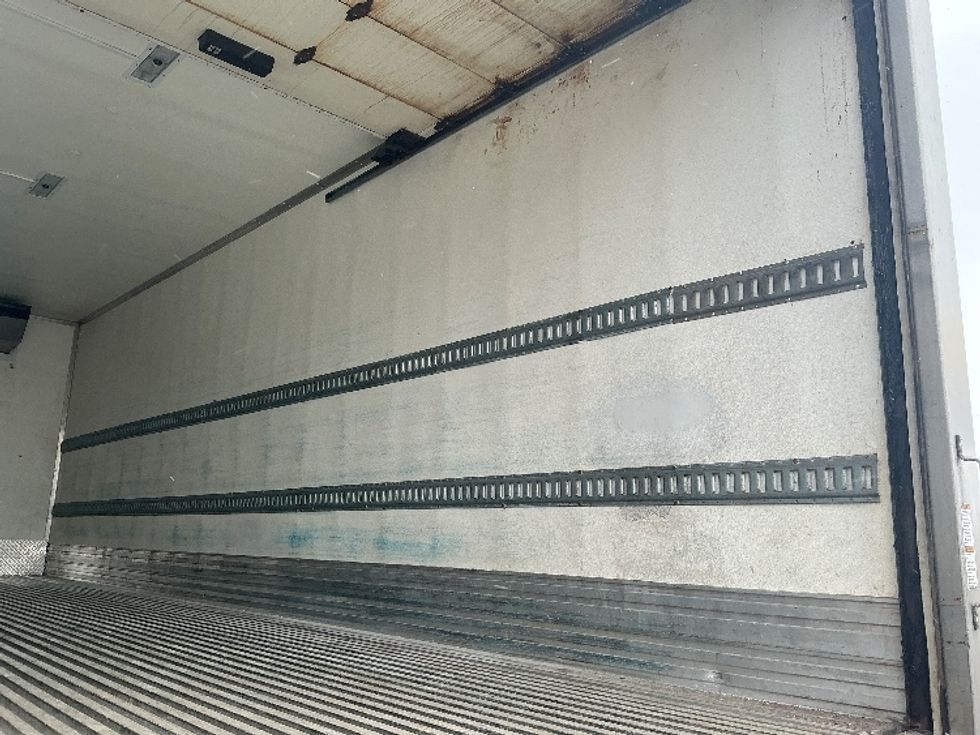 Refrigerated Truck-Light and Medium Duty Trucks-International-2019-4400-Cambridge-ON-423,537\n\t\tkm-$ 72,000 - Image 11
