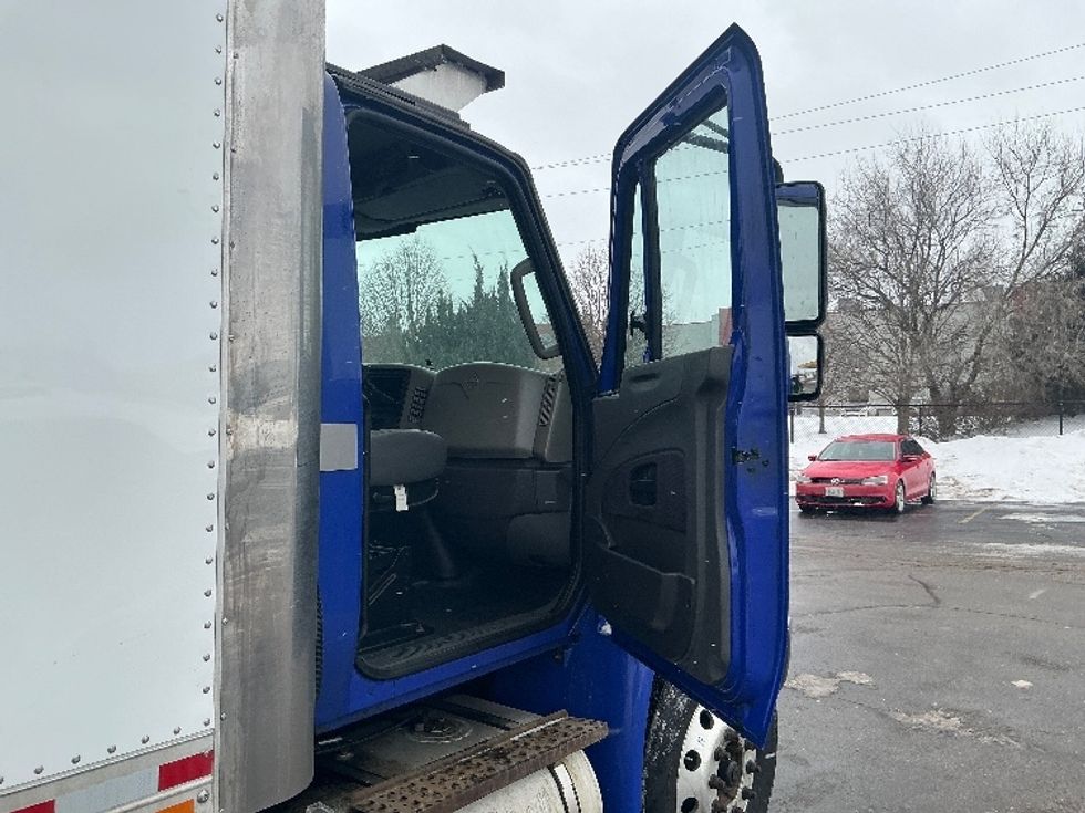 Refrigerated Truck-Light and Medium Duty Trucks-International-2019-4400-Cambridge-ON-423,537\n\t\tkm-$ 72,000 - Image 19