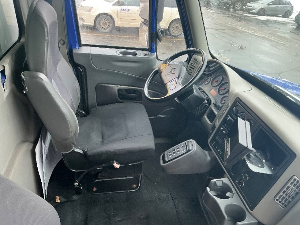 Refrigerated Truck-Light and Medium Duty Trucks-International-2019-4400-Cambridge-ON-423,537\n\t\tkm-$ 72,000 - Image 21