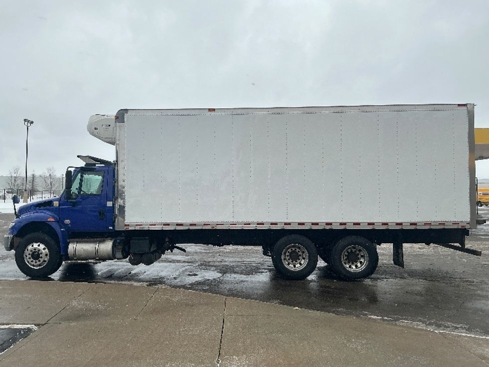 Refrigerated Truck-Light and Medium Duty Trucks-International-2019-4400-Cambridge-ON-423,537\n\t\tkm-$ 72,000 - Image 4