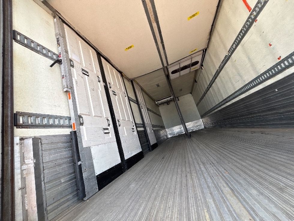 Refrigerated Truck-Light and Medium Duty Trucks-International-2019-4400-Mississauga-ON-146,813\n\t\tkm-$ 93,250 - Image 10