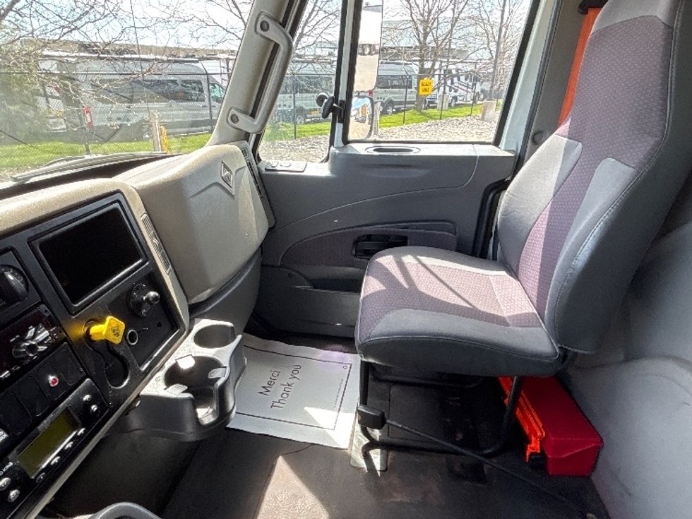 Refrigerated Truck-Light and Medium Duty Trucks-International-2019-4400-Mississauga-ON-146,813\n\t\tkm-$ 93,250 - Image 18