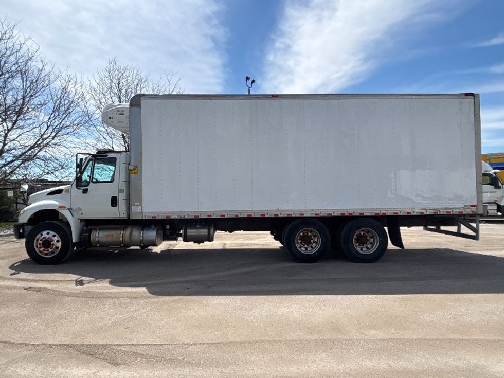 Refrigerated Truck-Light and Medium Duty Trucks-International-2019-4400-Mississauga-ON-146,813\n\t\tkm-$ 93,250 - Image 4
