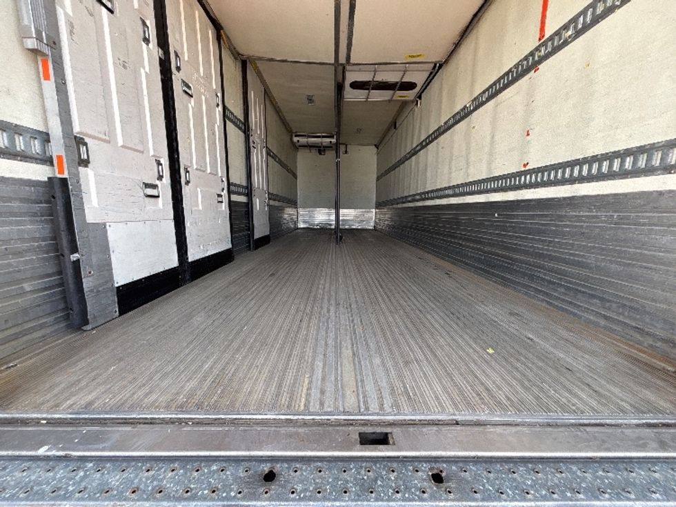 Refrigerated Truck-Light and Medium Duty Trucks-International-2019-4400-Mississauga-ON-146,813\n\t\tkm-$ 93,250 - Image 9