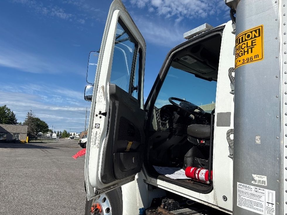 Refrigerated Truck-Light and Medium Duty Trucks-International-2019-4400-Mississauga-ON-158,424\n\t\tkm-$ 92,000 - Image 16