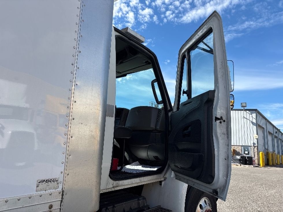 Refrigerated Truck-Light and Medium Duty Trucks-International-2019-4400-Mississauga-ON-158,424\n\t\tkm-$ 92,000 - Image 20