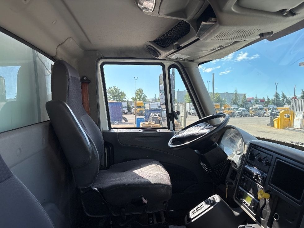 Refrigerated Truck-Light and Medium Duty Trucks-International-2019-4400-Mississauga-ON-158,424\n\t\tkm-$ 92,000 - Image 22