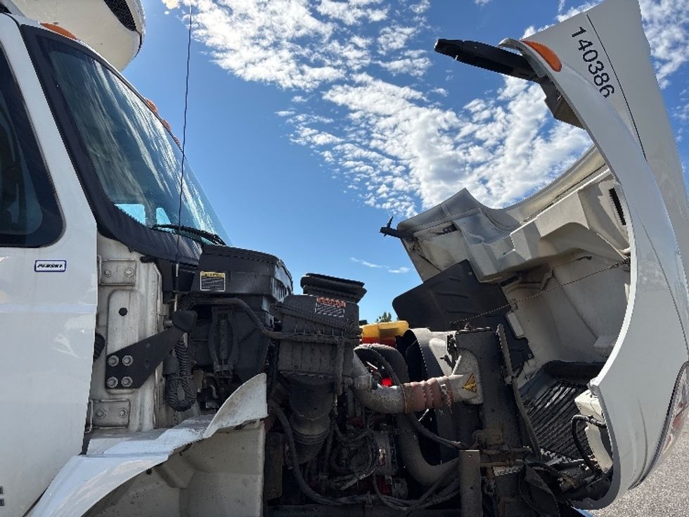 Refrigerated Truck-Light and Medium Duty Trucks-International-2019-4400-Mississauga-ON-158,424\n\t\tkm-$ 92,000 - Image 23