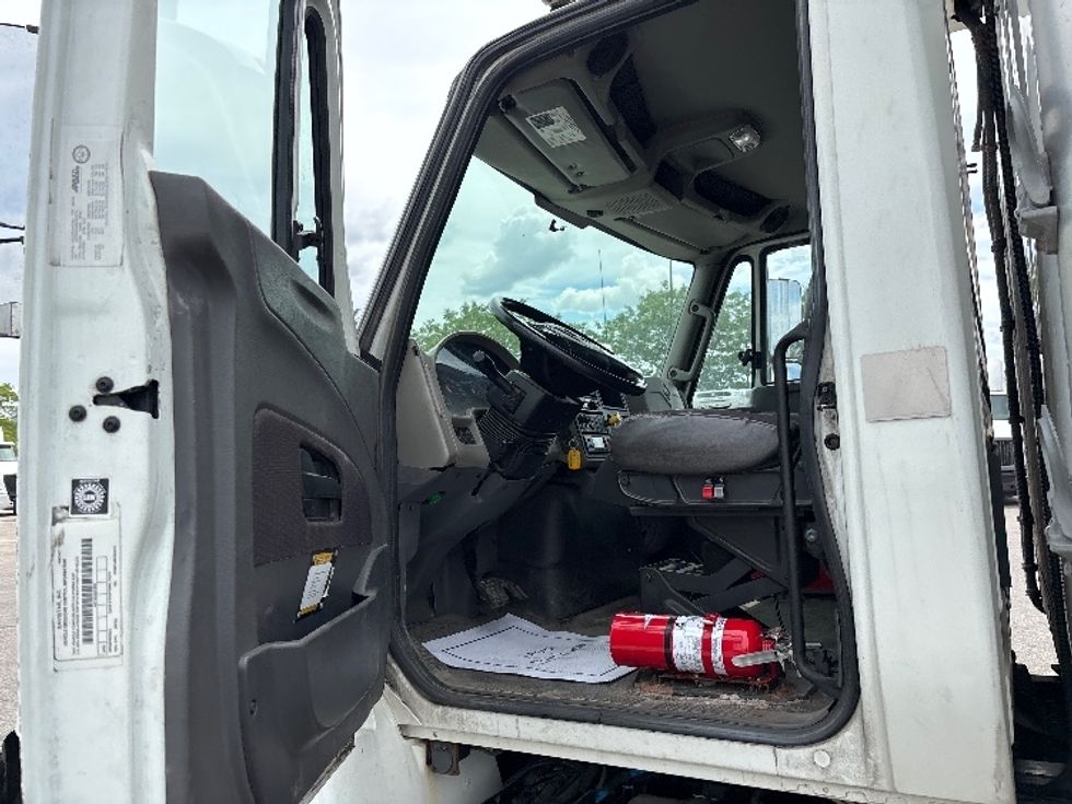 Refrigerated Truck-Light and Medium Duty Trucks-International-2019-4400-Mississauga-ON-167,112\n\t\tkm-$ 94,500 - Image 16