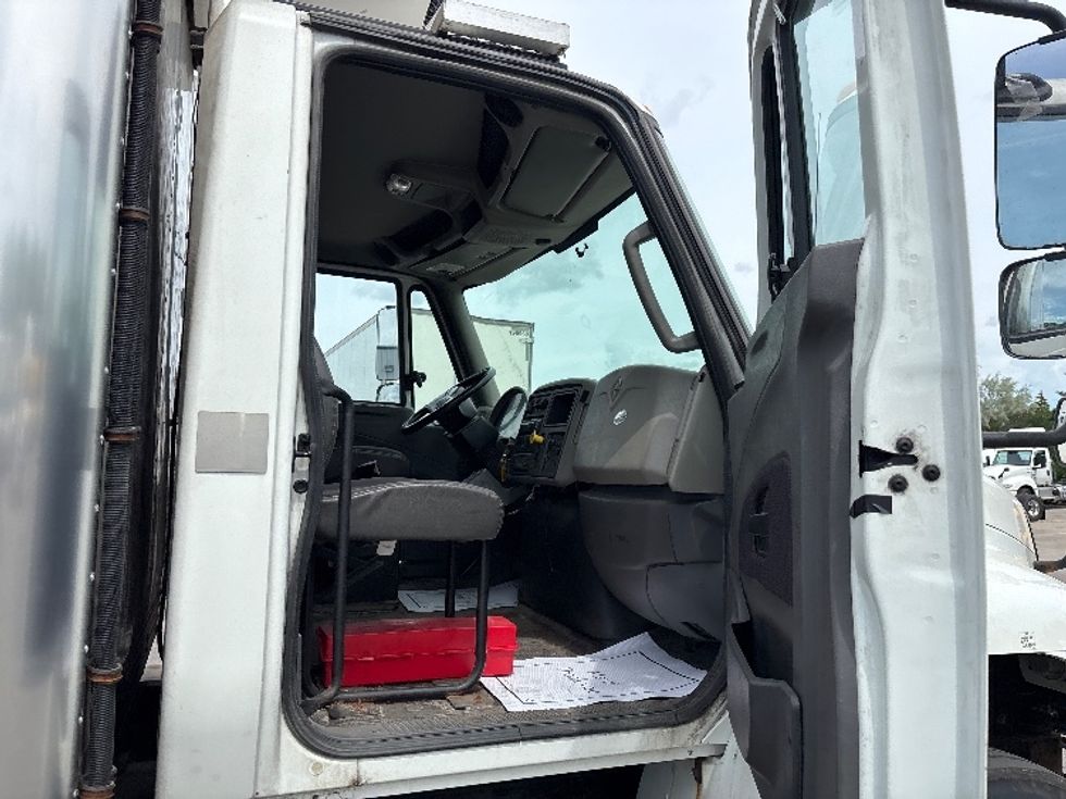Refrigerated Truck-Light and Medium Duty Trucks-International-2019-4400-Mississauga-ON-167,112\n\t\tkm-$ 94,500 - Image 20