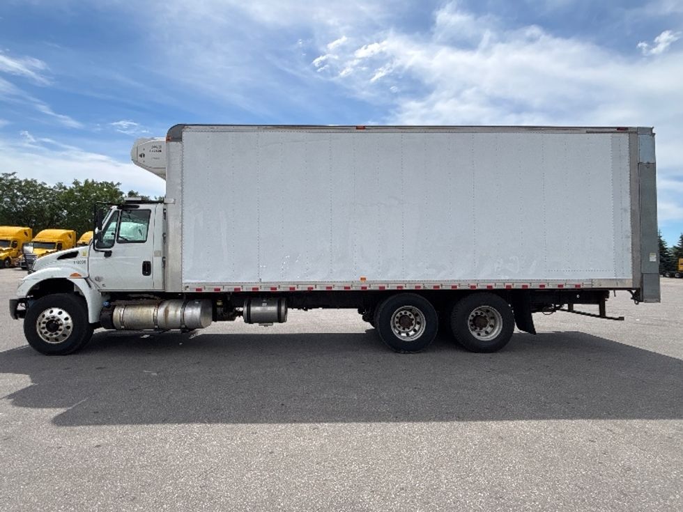 Refrigerated Truck-Light and Medium Duty Trucks-International-2019-4400-Mississauga-ON-167,112\n\t\tkm-$ 94,500 - Image 4