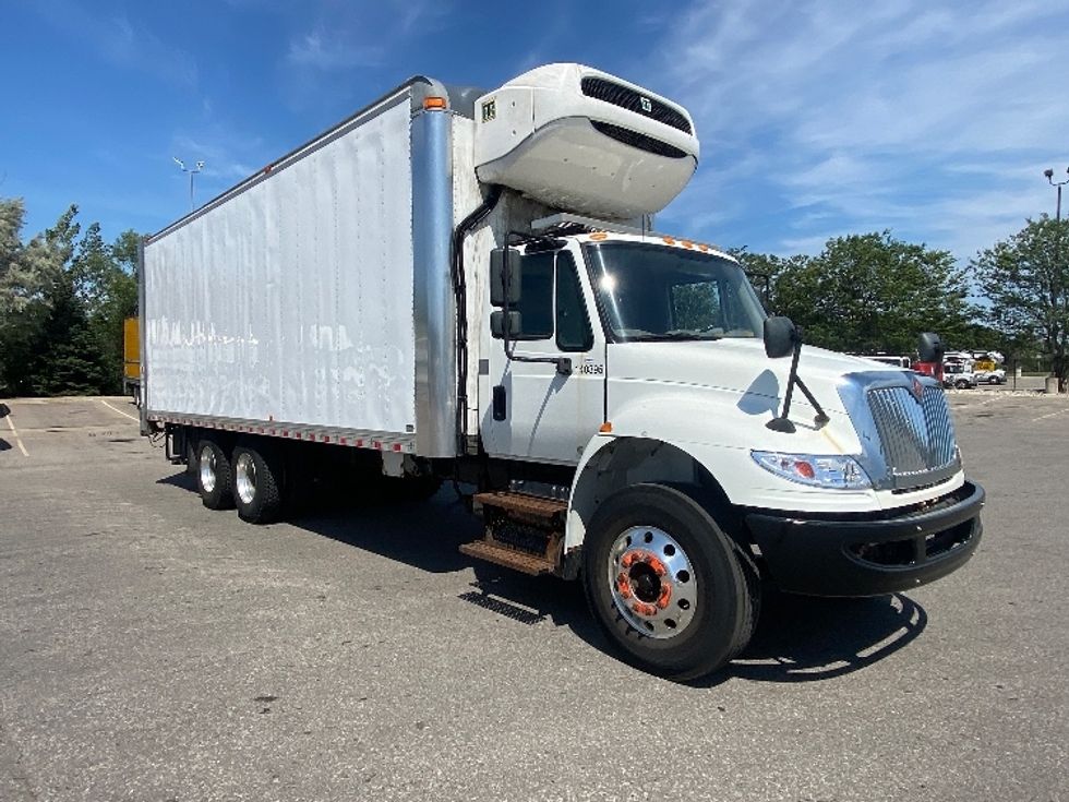 Refrigerated Truck-Light and Medium Duty Trucks-International-2019-4400-Mississauga-ON-176,985\n\t\tkm-$ 95,750 - Image 1