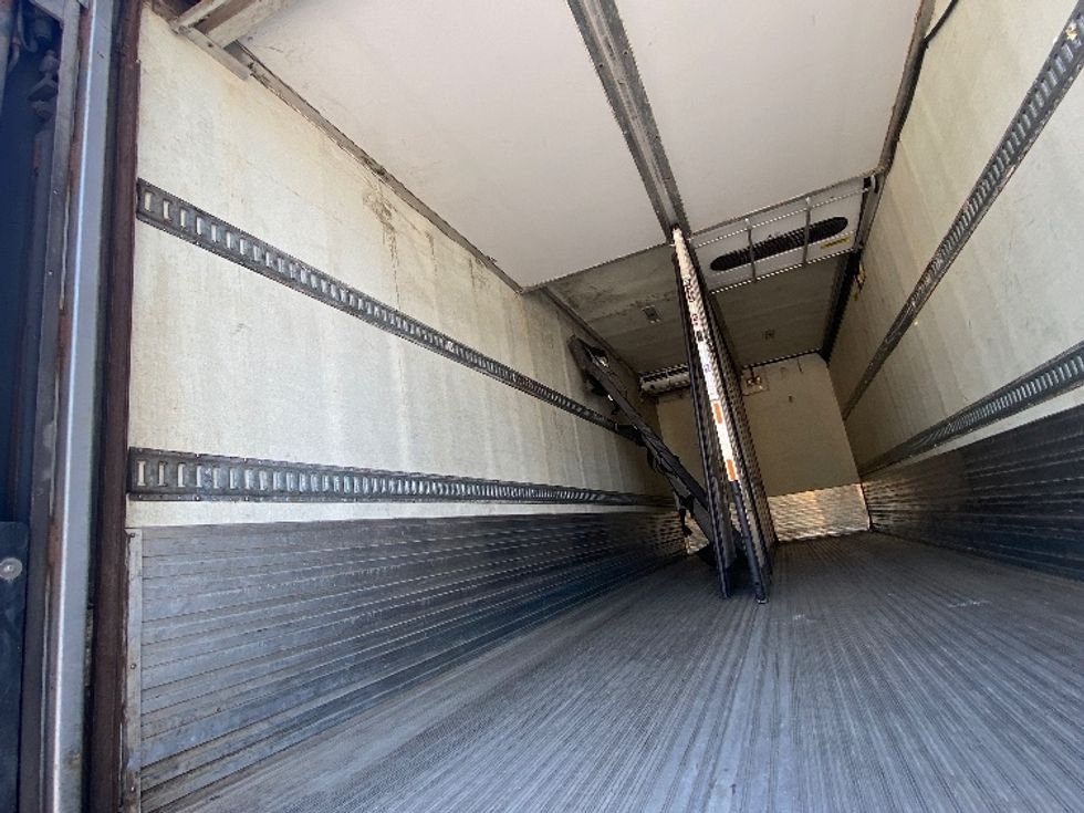 Refrigerated Truck-Light and Medium Duty Trucks-International-2019-4400-Mississauga-ON-176,985\n\t\tkm-$ 95,750 - Image 11