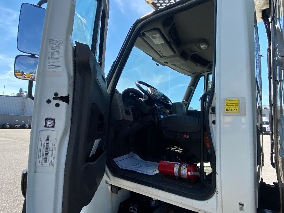 Refrigerated Truck-Light and Medium Duty Trucks-International-2019-4400-Mississauga-ON-176,985\n\t\tkm-$ 95,750 - Image 16