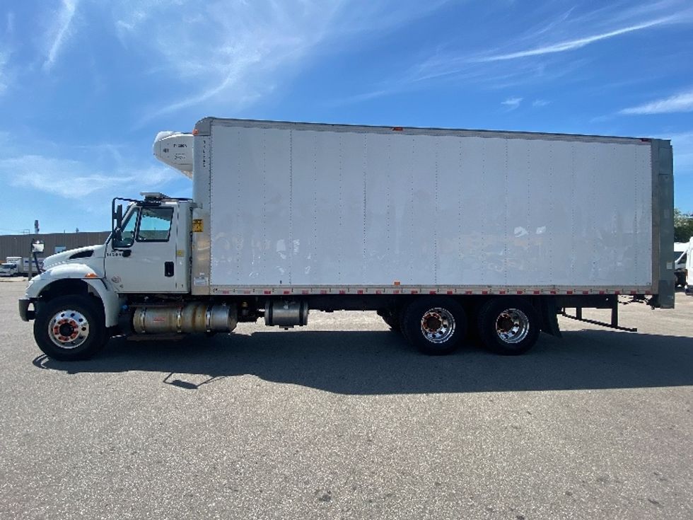 Refrigerated Truck-Light and Medium Duty Trucks-International-2019-4400-Mississauga-ON-176,985\n\t\tkm-$ 95,750 - Image 4