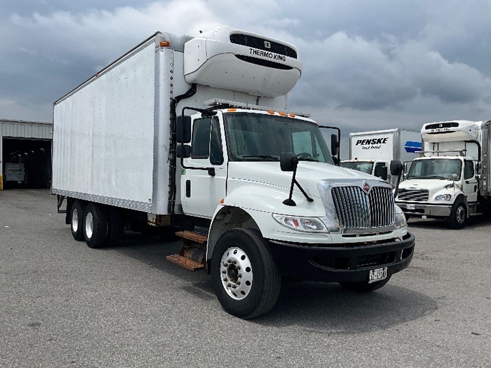 Refrigerated Truck-Light and Medium Duty Trucks-International-2019-4400-Ottawa-ON-183,903\n\t\tkm-$ 89,750 - Image 1