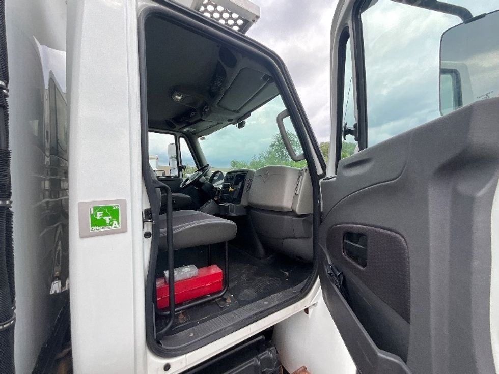 Refrigerated Truck-Light and Medium Duty Trucks-International-2019-4400-Ottawa-ON-183,903\n\t\tkm-$ 89,750 - Image 19