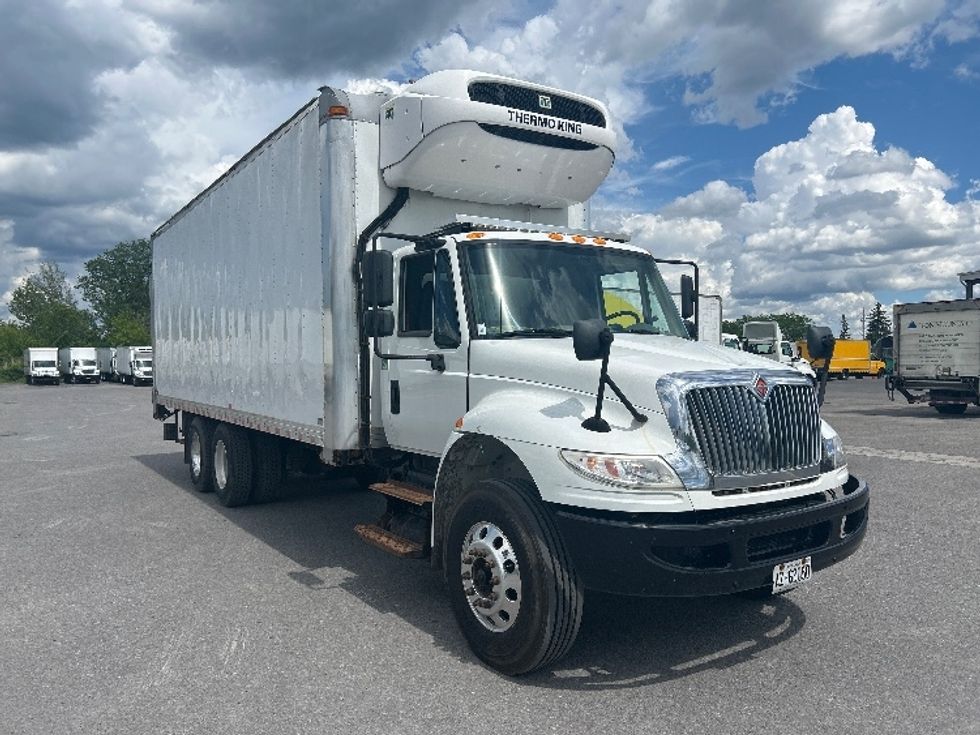Refrigerated Truck-Light and Medium Duty Trucks-International-2019-4400-Ottawa-ON-191,380\n\t\tkm-$ 89,000 - Image 1