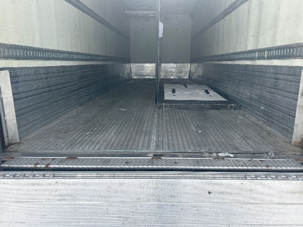 Refrigerated Truck-Light and Medium Duty Trucks-International-2019-4400-Ottawa-ON-191,380\n\t\tkm-$ 89,000 - Image 10