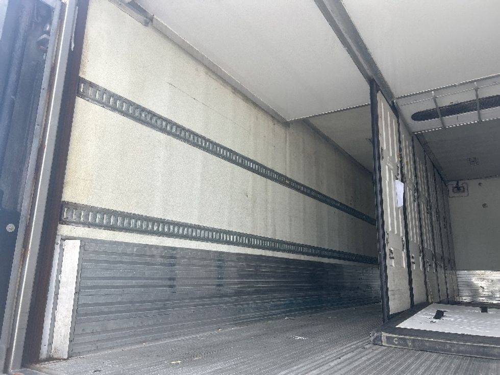 Refrigerated Truck-Light and Medium Duty Trucks-International-2019-4400-Ottawa-ON-191,380\n\t\tkm-$ 89,000 - Image 11