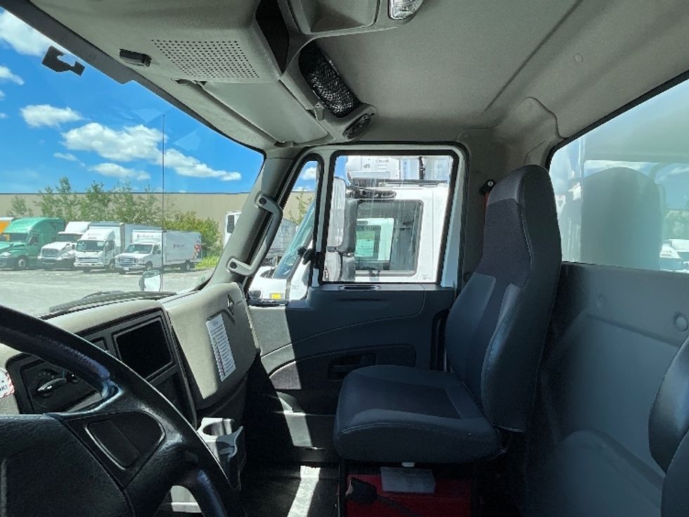 Refrigerated Truck-Light and Medium Duty Trucks-International-2019-4400-Ottawa-ON-191,380\n\t\tkm-$ 89,000 - Image 18
