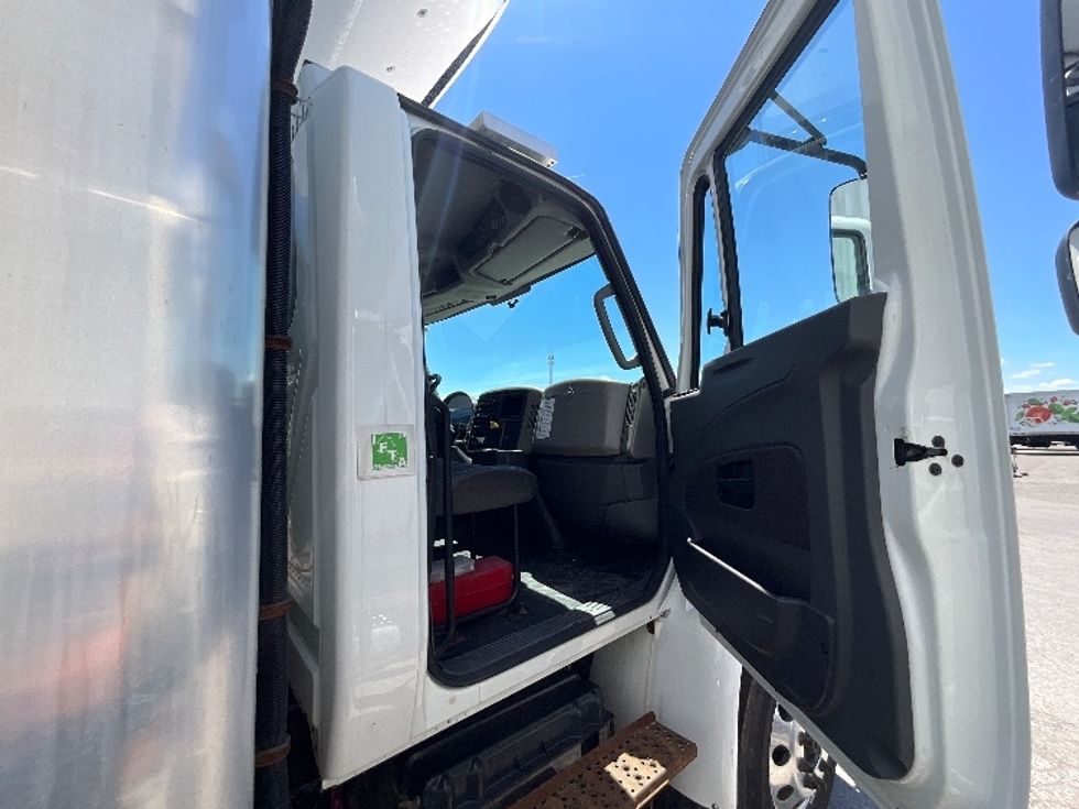 Refrigerated Truck-Light and Medium Duty Trucks-International-2019-4400-Ottawa-ON-191,380\n\t\tkm-$ 89,000 - Image 19