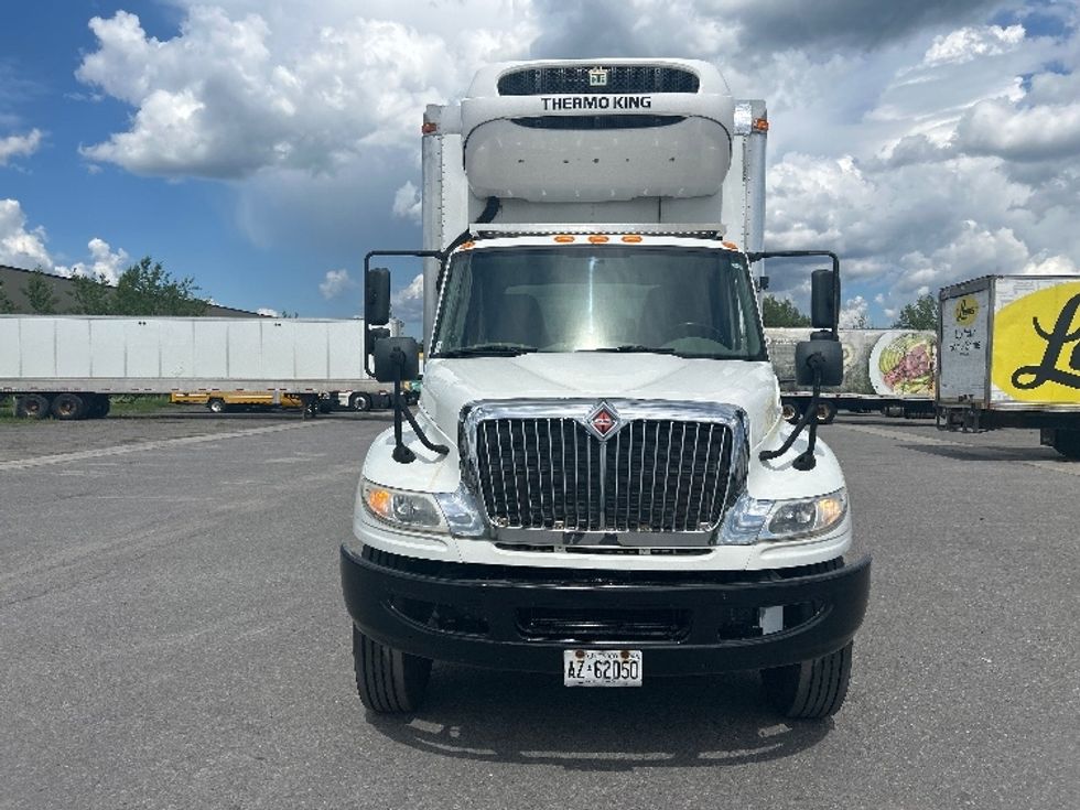 Refrigerated Truck-Light and Medium Duty Trucks-International-2019-4400-Ottawa-ON-191,380\n\t\tkm-$ 89,000 - Image 2