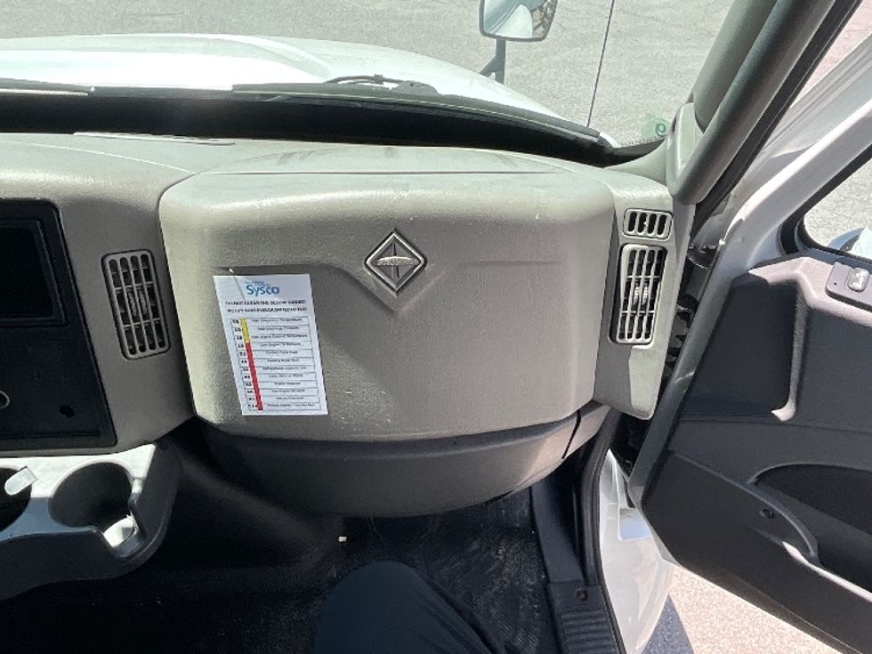 Refrigerated Truck-Light and Medium Duty Trucks-International-2019-4400-Ottawa-ON-191,380\n\t\tkm-$ 89,000 - Image 20