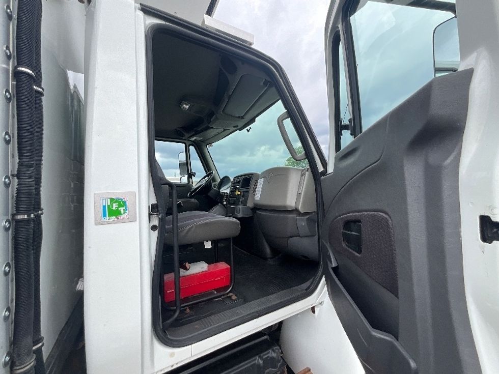 Refrigerated Truck-Light and Medium Duty Trucks-International-2019-4400-Ottawa-ON-211,434\n\t\tkm-$ 87,500 - Image 19