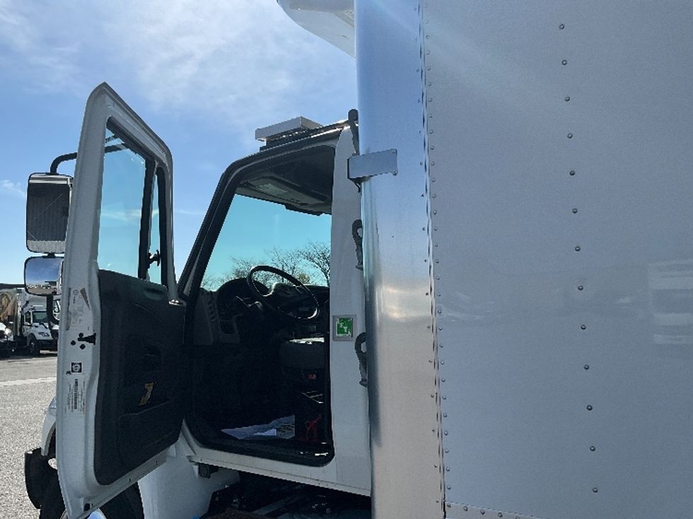 Refrigerated Truck-Light and Medium Duty Trucks-International-2019-4400-Ottawa-ON-225,013\n\t\tkm-$ 85,000 - Image 15