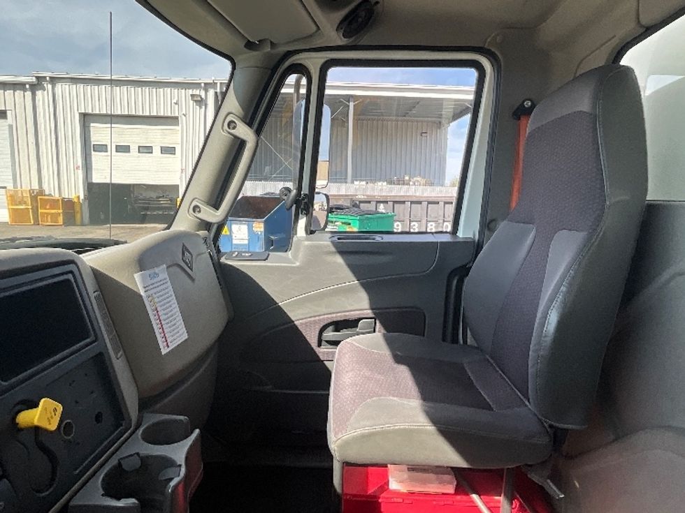 Refrigerated Truck-Light and Medium Duty Trucks-International-2019-4400-Ottawa-ON-225,013\n\t\tkm-$ 85,000 - Image 18