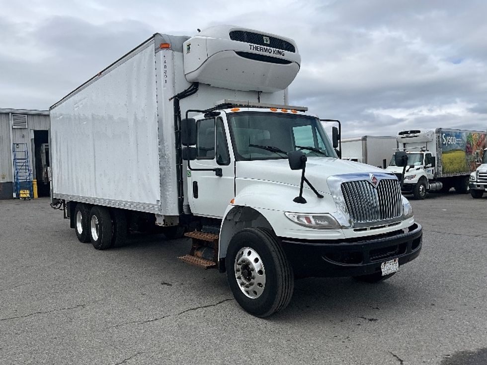 Refrigerated Truck-Light and Medium Duty Trucks-International-2019-4400-Ottawa-ON-239,611\n\t\tkm-$ 80,500 - Image 1
