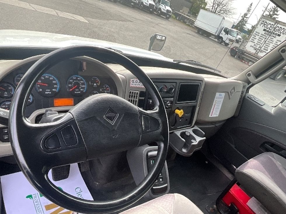 Refrigerated Truck-Light and Medium Duty Trucks-International-2019-4400-Ottawa-ON-244,397\n\t\tkm-$ 80,750 - Image 17