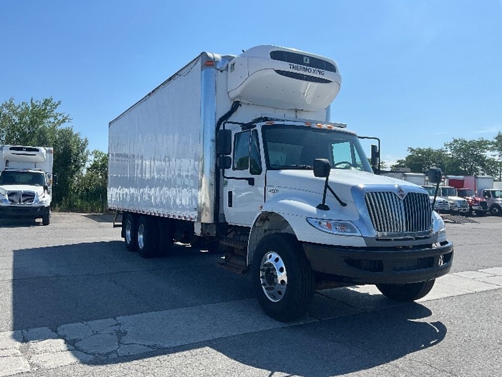 Refrigerated Truck-Light and Medium Duty Trucks-International-2019-4400-Ottawa-ON-256,526\n\t\tkm-$ 79,250 - Image 1