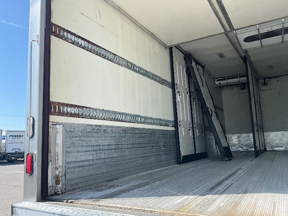 Refrigerated Truck-Light and Medium Duty Trucks-International-2019-4400-Ottawa-ON-256,526\n\t\tkm-$ 79,250 - Image 10