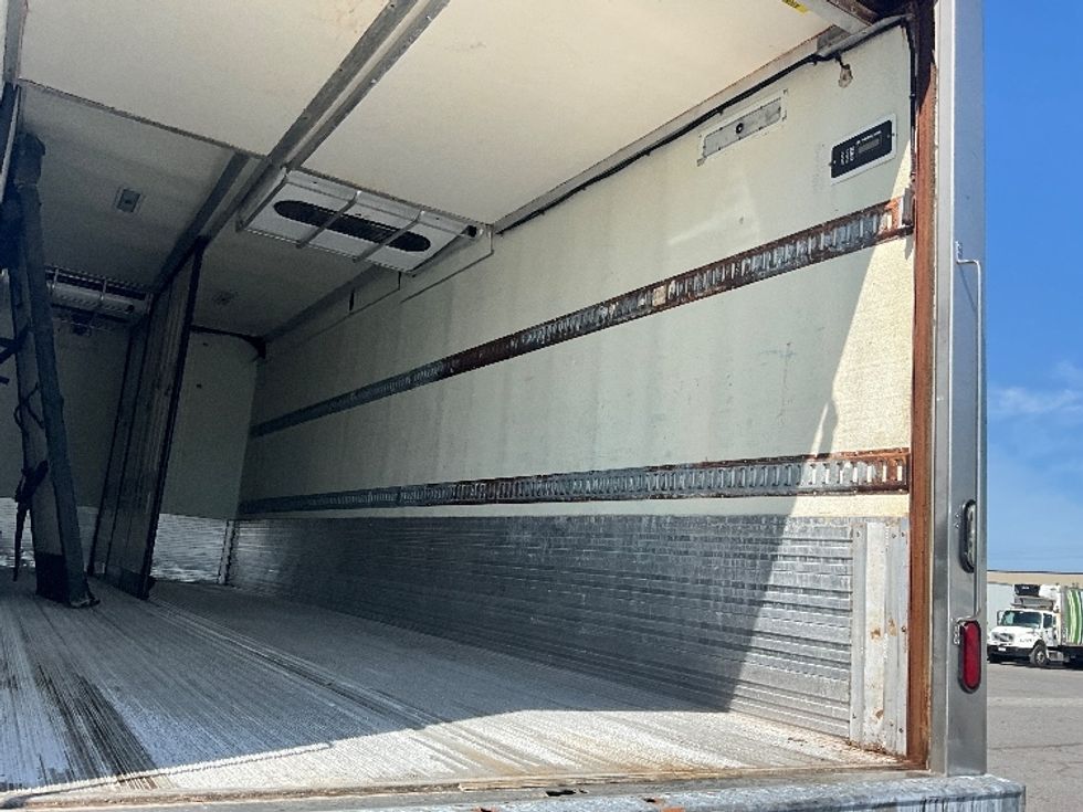 Refrigerated Truck-Light and Medium Duty Trucks-International-2019-4400-Ottawa-ON-256,526\n\t\tkm-$ 79,250 - Image 11