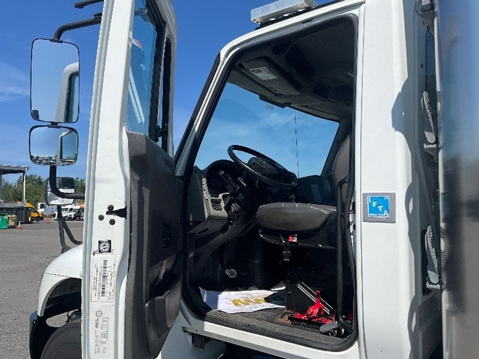 Refrigerated Truck-Light and Medium Duty Trucks-International-2019-4400-Ottawa-ON-256,526\n\t\tkm-$ 79,250 - Image 15